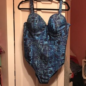 Snake skin swim suit